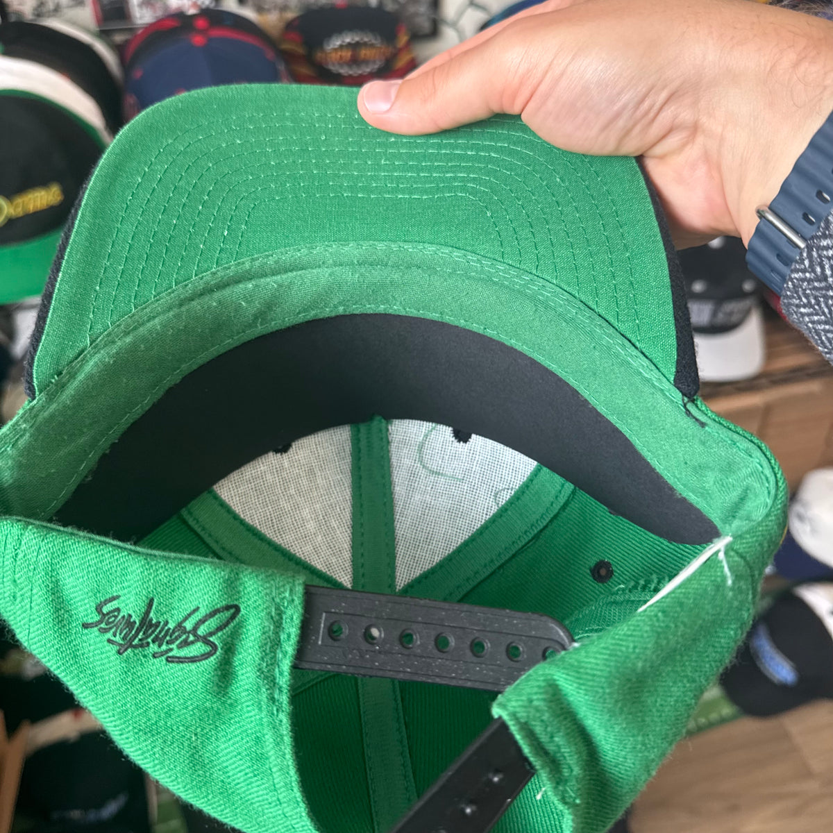 Boston Celtics Signatures Slanted Spell Out NBA Basketball Snapback *flaw