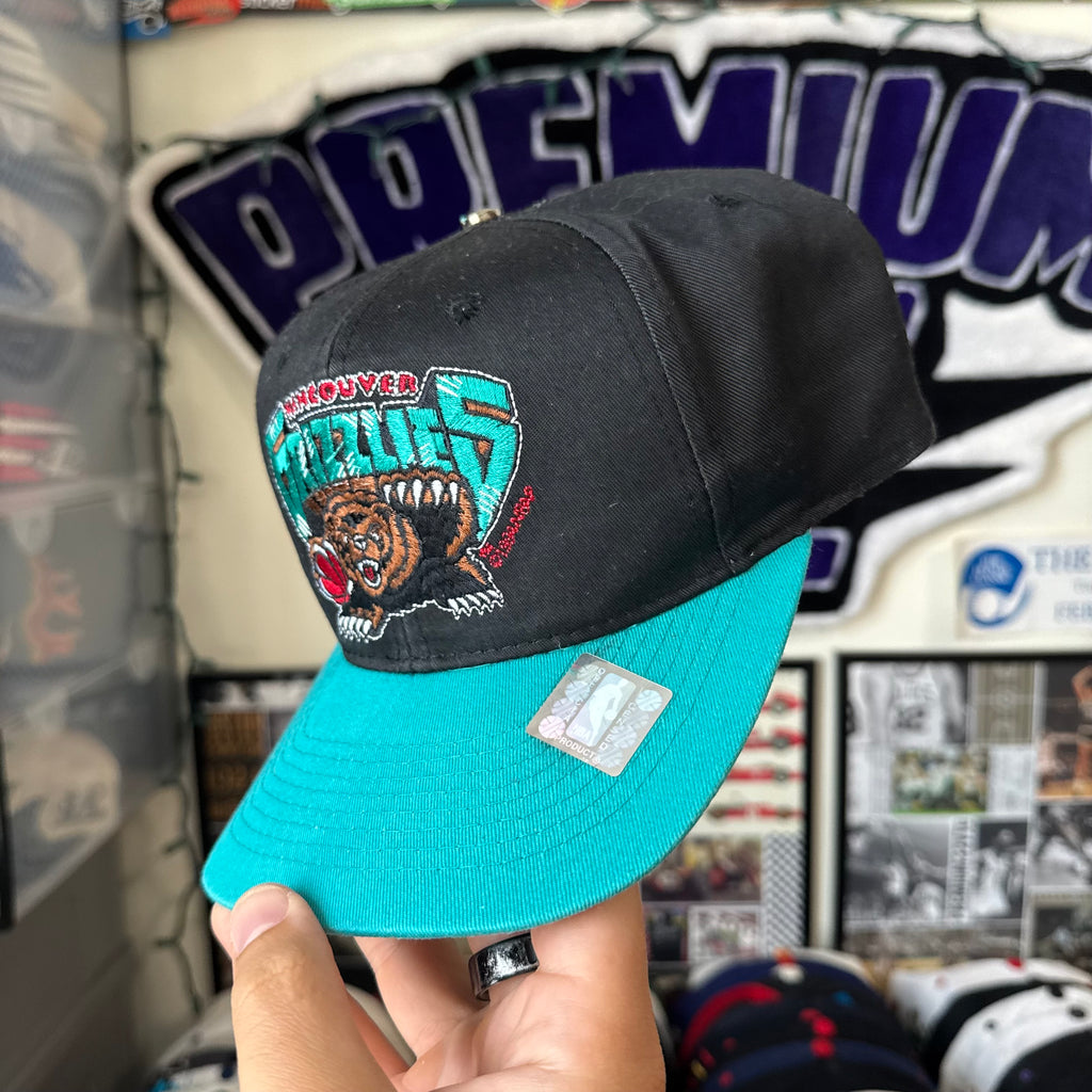 Vancouver Grizzlies 1994 Plain Logo 0632 of 5000 Missing Top Button