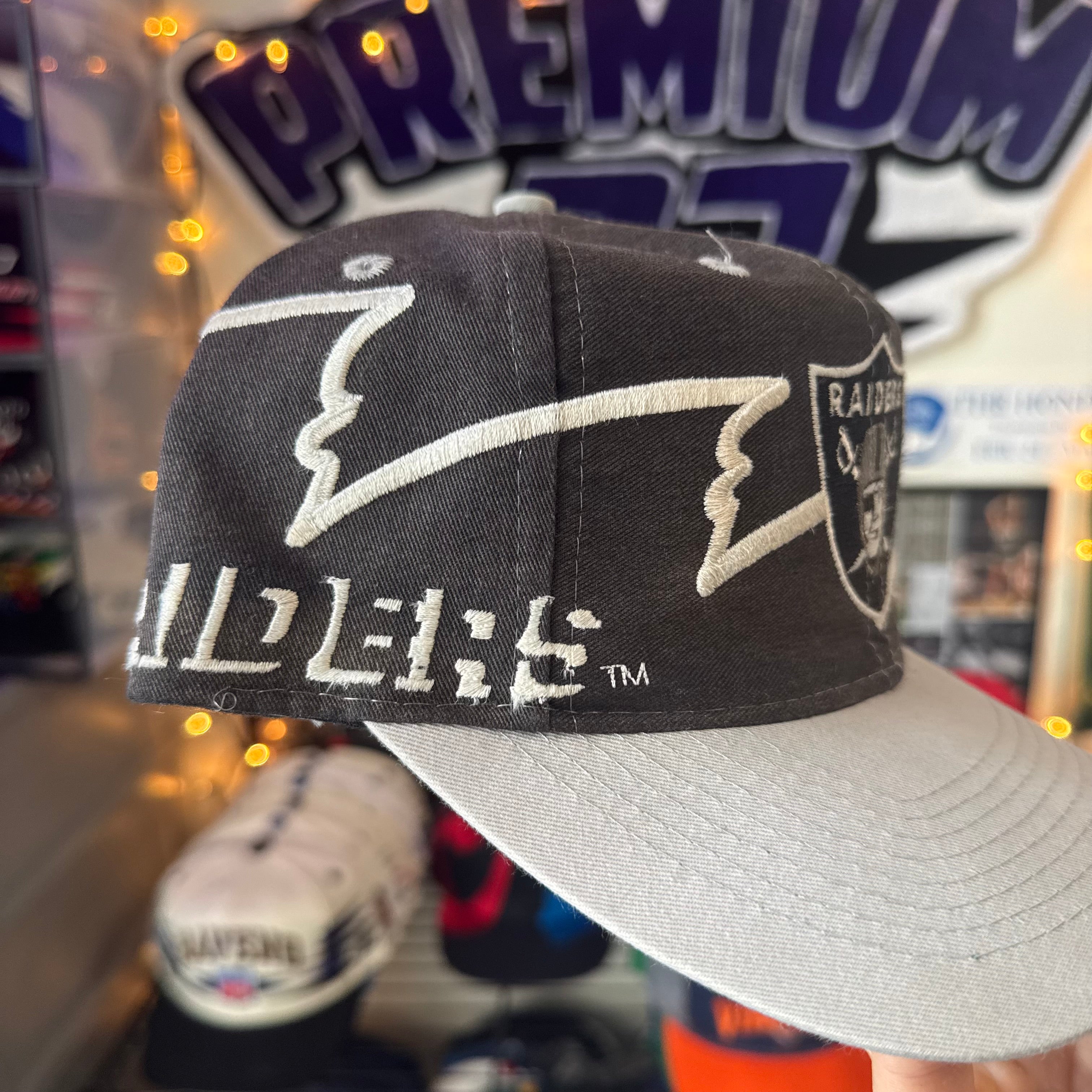 Los Angeles Raiders Logo 7 Reverse Sharktooth / Ghost Sharktooth