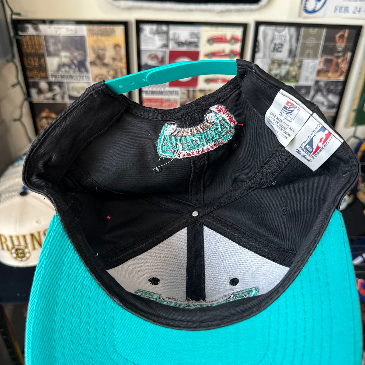Vancouver Grizzlies 1994 Plain Logo 0632 of 5000 Missing Top Button