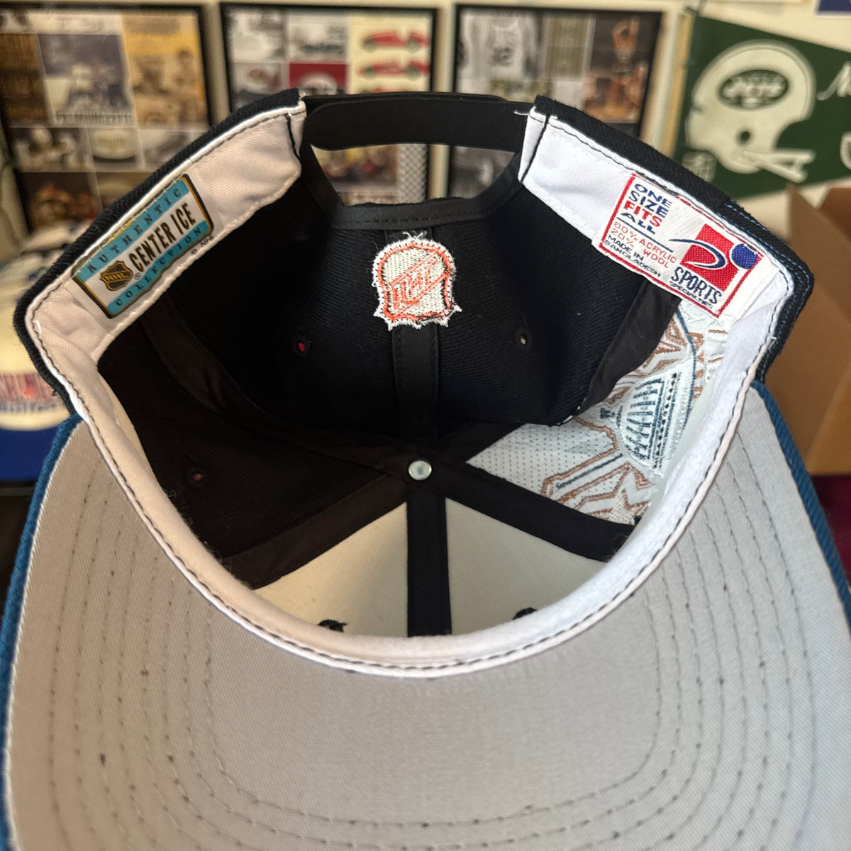 Washington Capitals Sports Specialties Black Dome Laser NHL Hockey SnapBack