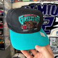 Vancouver Grizzlies 1994 Plain Logo 0632 of 5000 Missing Top Button
