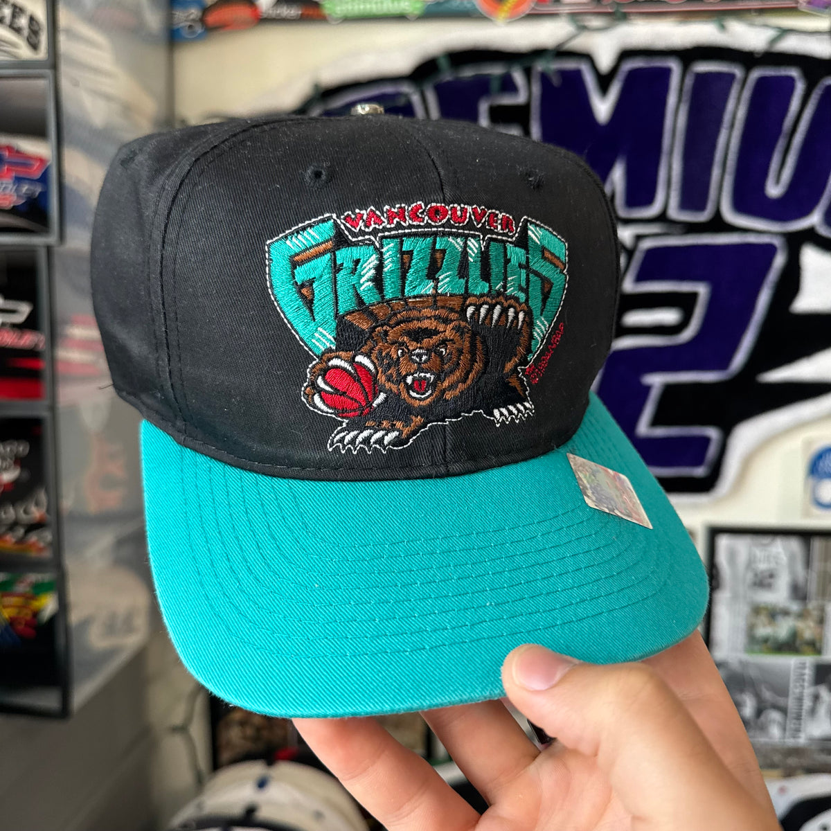 Vancouver Grizzlies 1994 Plain Logo 0632 of 5000 Missing Top Button