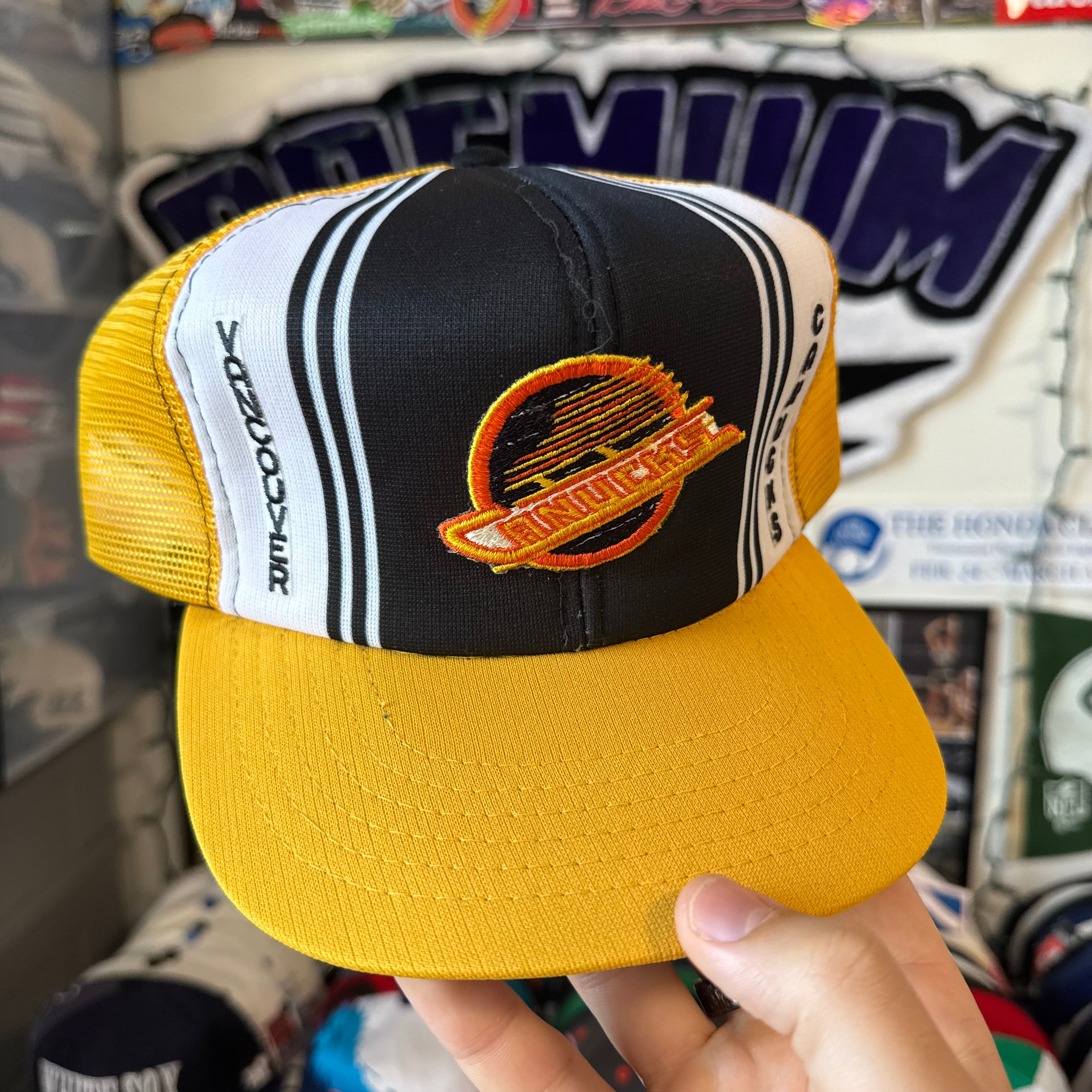 Vancouver Canucks Ted Fletcher Trucker NHL Hockey Snapback