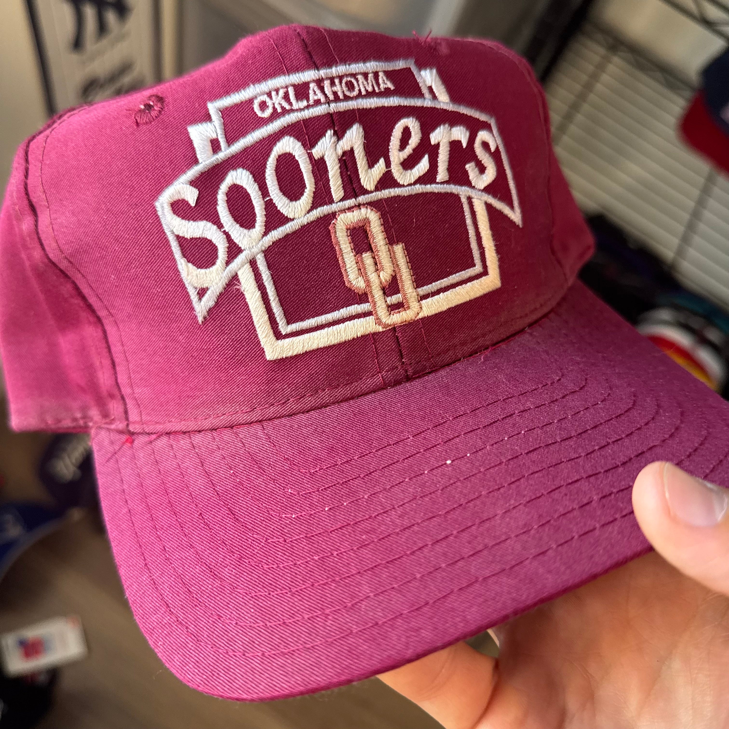 Oklahoma University Sooners Red Top of the World NCAA College SnapBack *flaw