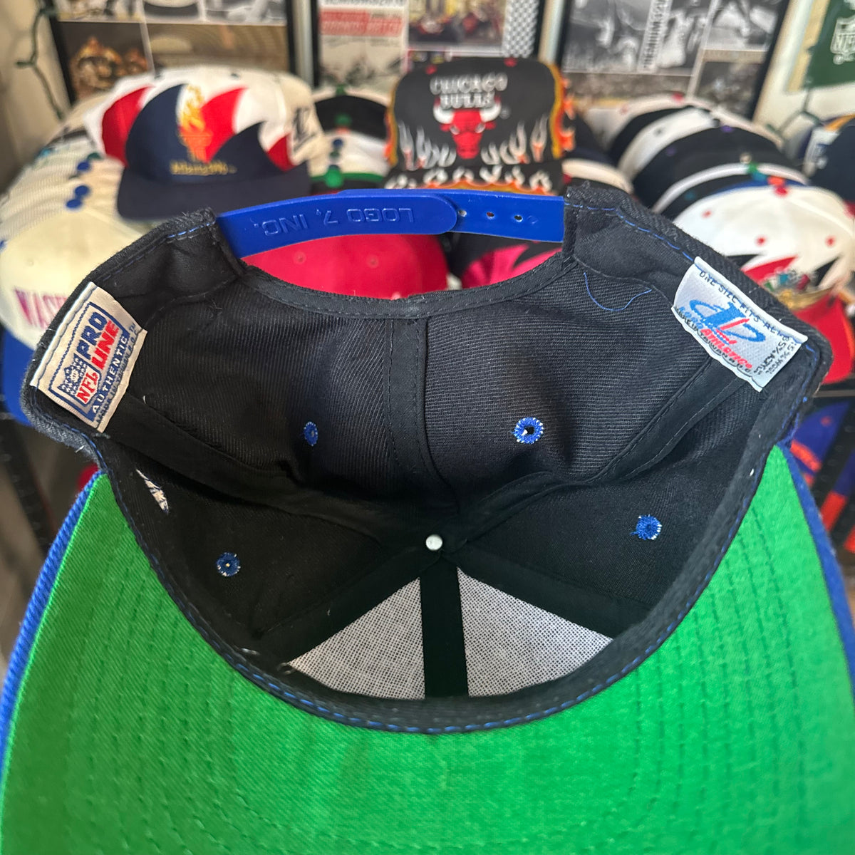 New York Giants Black Dome Logo Athletic Sharktooth NFL Football Snapback
