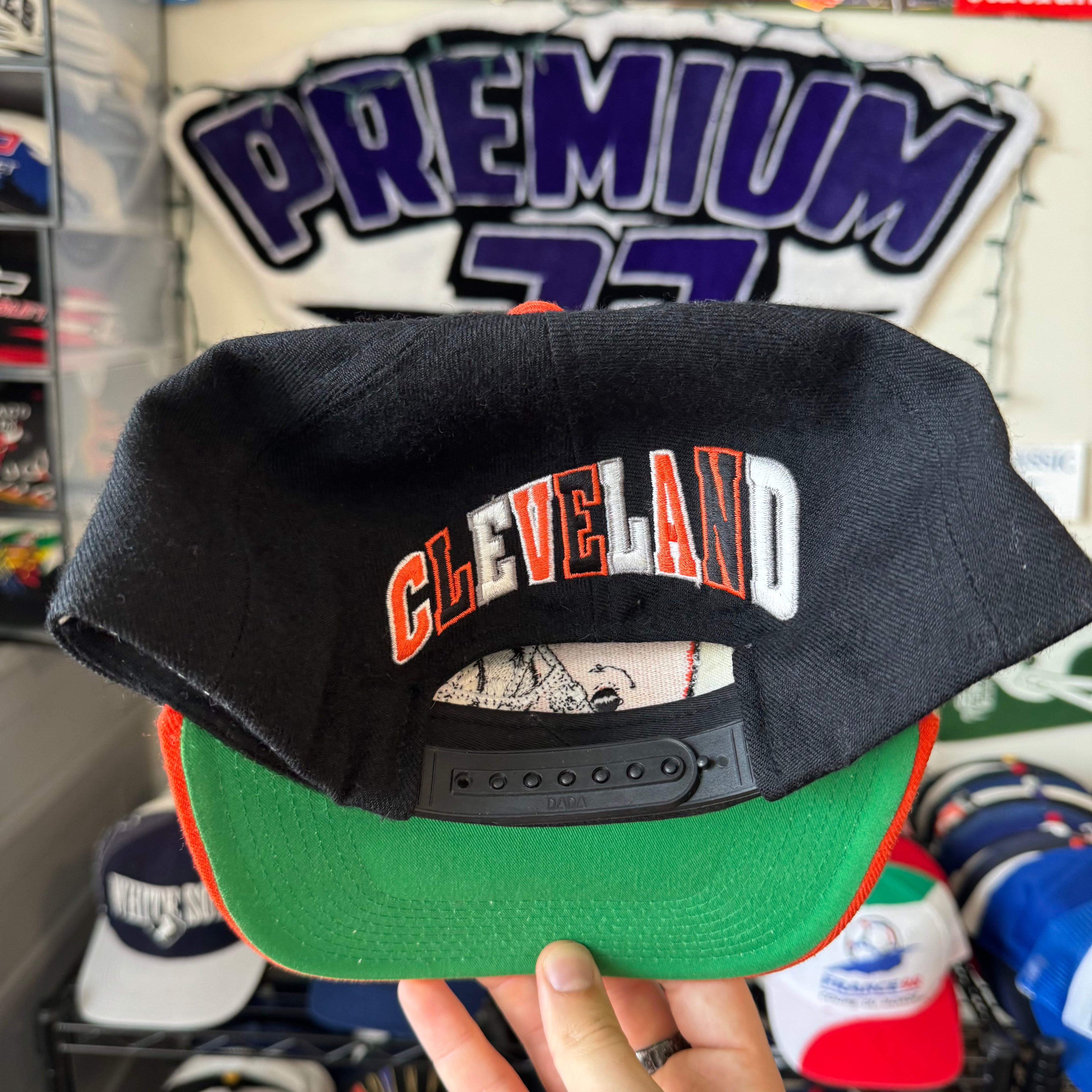 Cleveland Browns Blockhead Football Helmet NFL Football Snapback