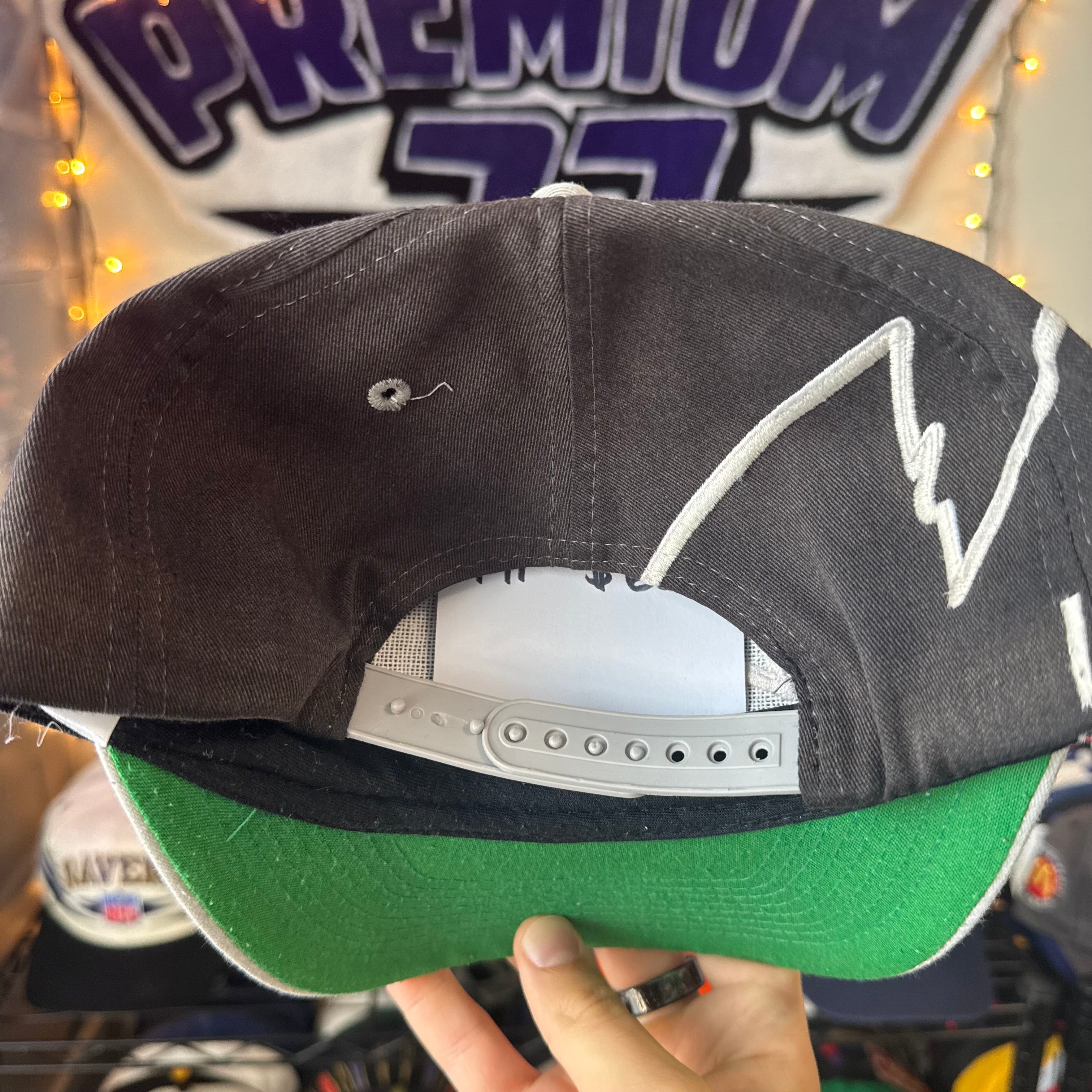 Los Angeles Raiders Logo 7 Reverse Sharktooth / Ghost Sharktooth