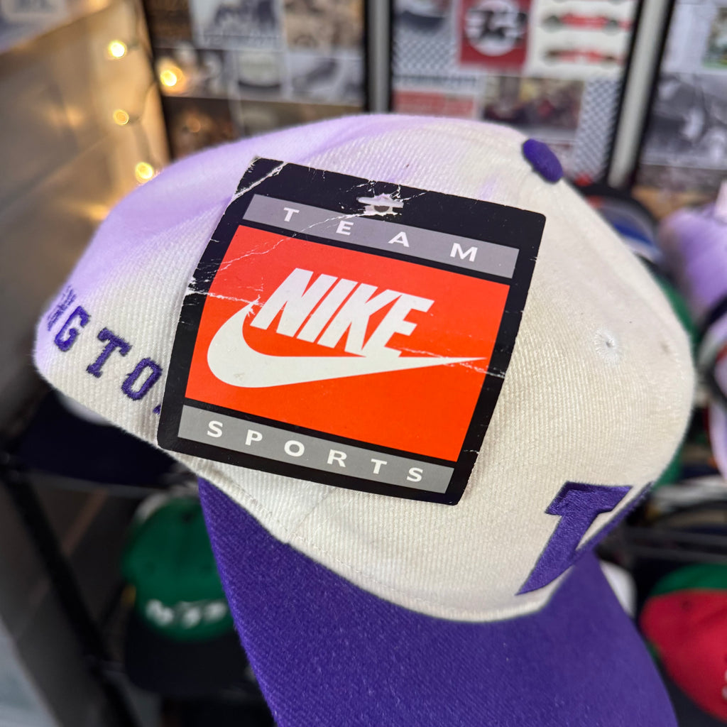 University of Washington Huskies Nike Shallow Fit Snapback