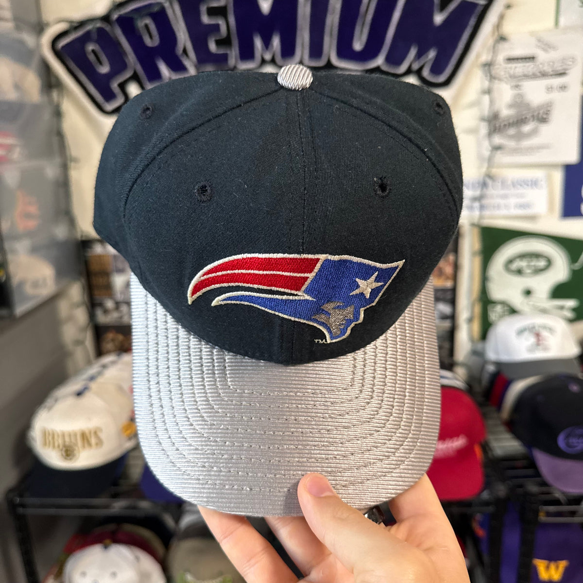 New England Patriots Black Plain Logo with Metallic Brim NFL Football Snapback