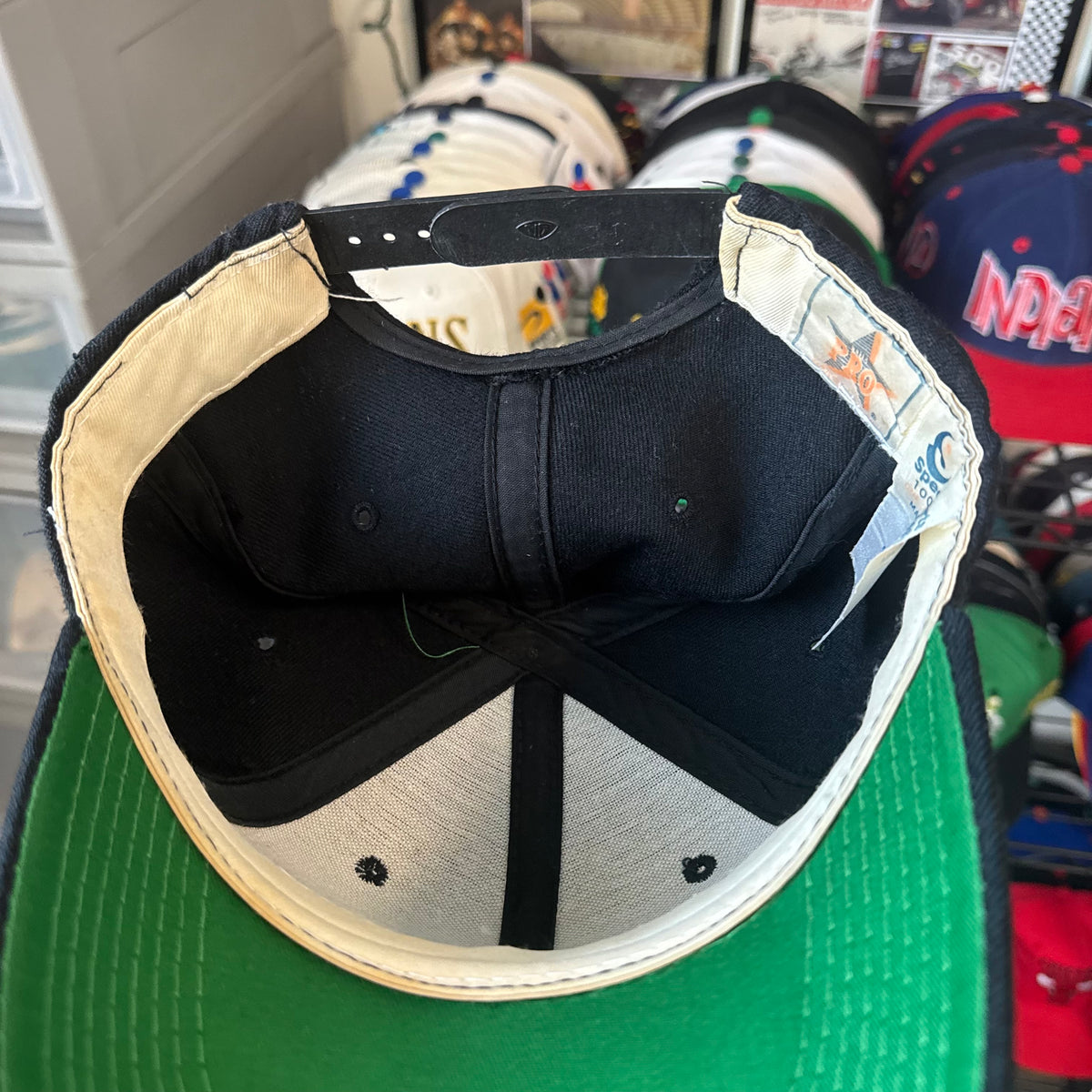 Sam Antonio Spurs Sports Specialties Single Line Script NBA Basketball Snapback *flaw