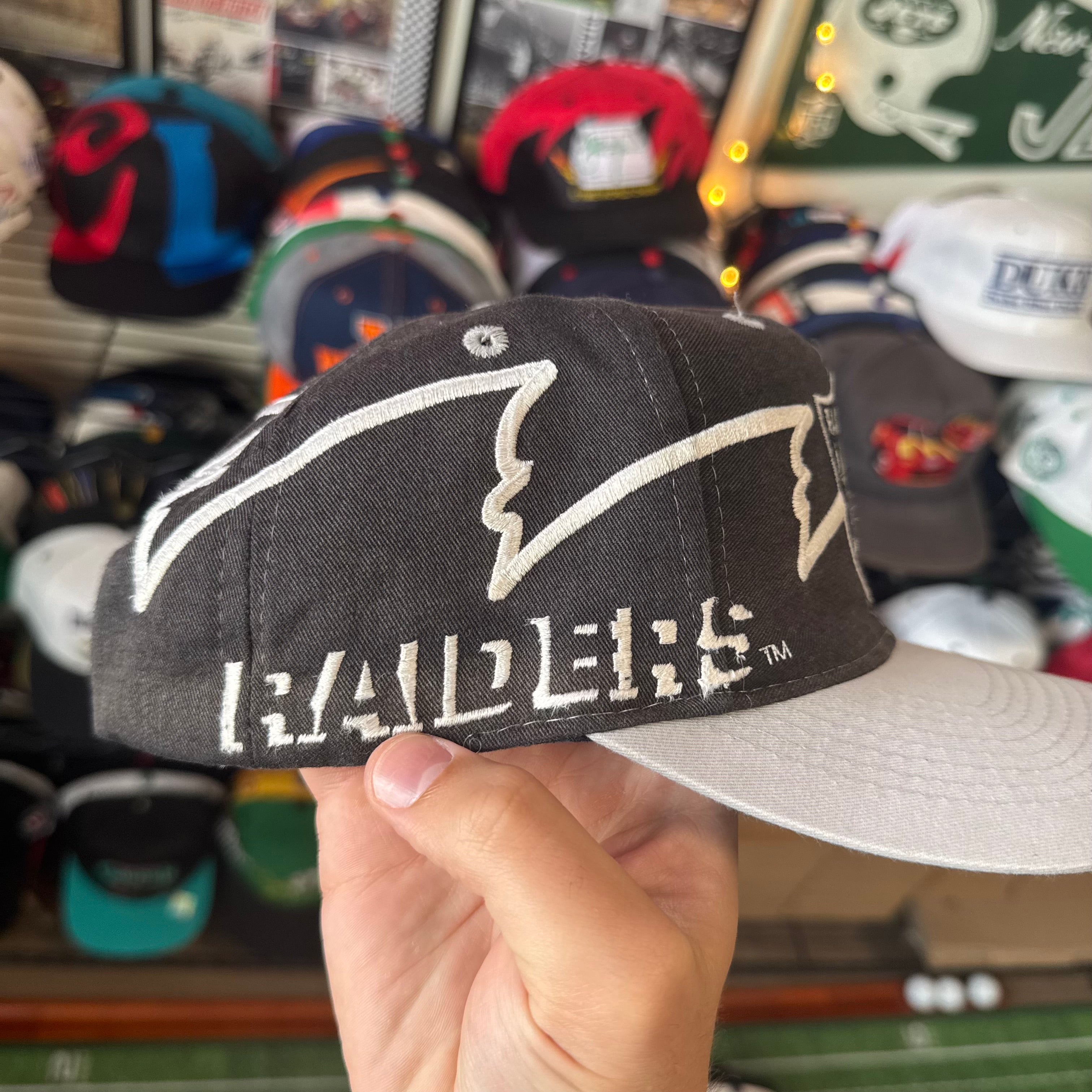 Los Angeles Raiders Logo 7 Reverse Sharktooth / Ghost Sharktooth
