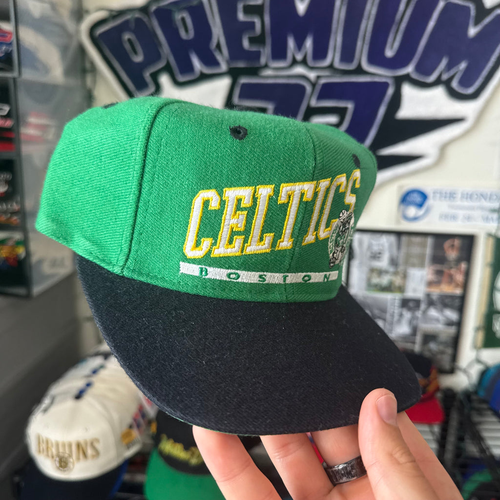 Boston Celtics Signatures Slanted Spell Out NBA Basketball Snapback *flaw