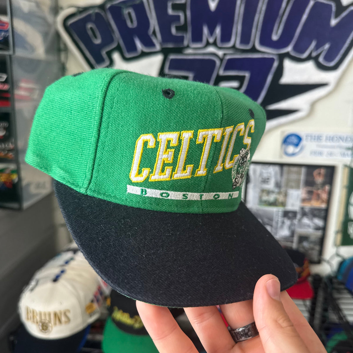 Boston Celtics Signatures Slanted Spell Out NBA Basketball Snapback *flaw