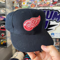 Detroit Redwings Sports Specialties Black Dome Plain Logo NHL Hockey Snapback *small fit*