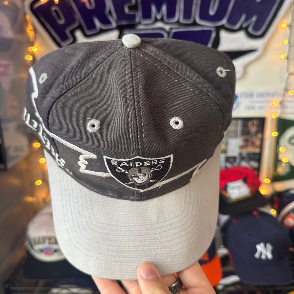 Los Angeles Raiders Logo 7 Reverse Sharktooth / Ghost Sharktooth