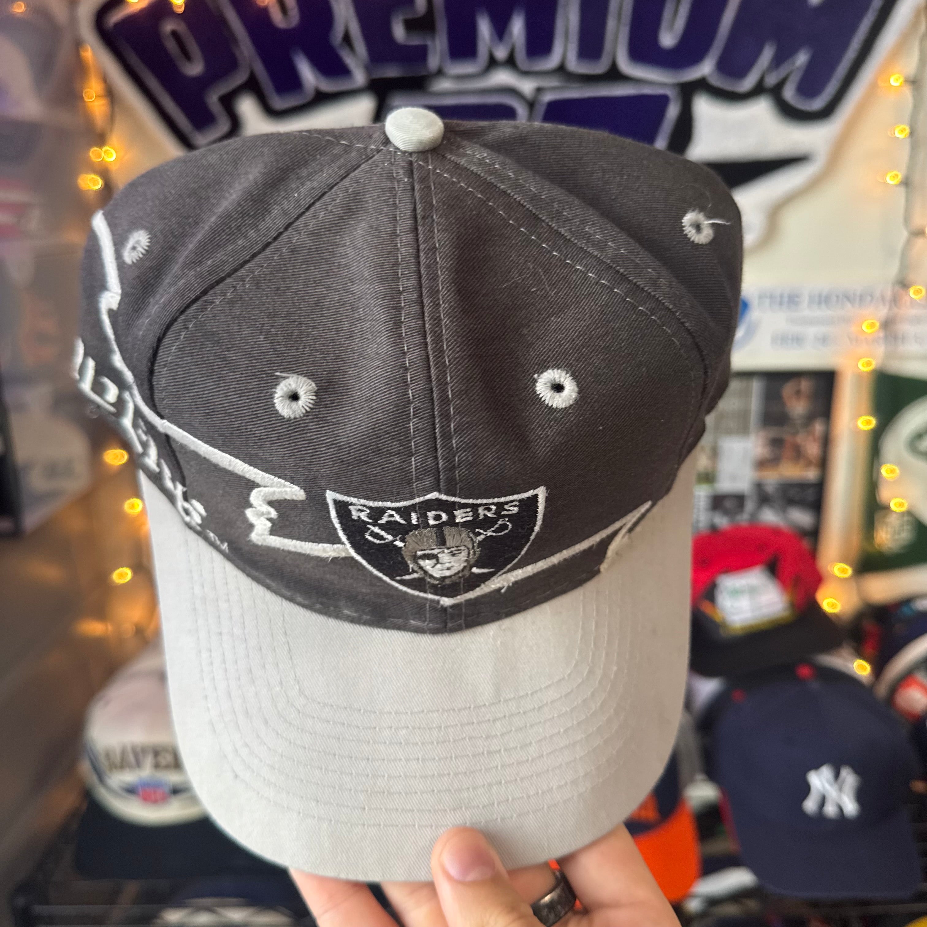 Los Angeles Raiders Logo 7 Reverse Sharktooth / Ghost Sharktooth