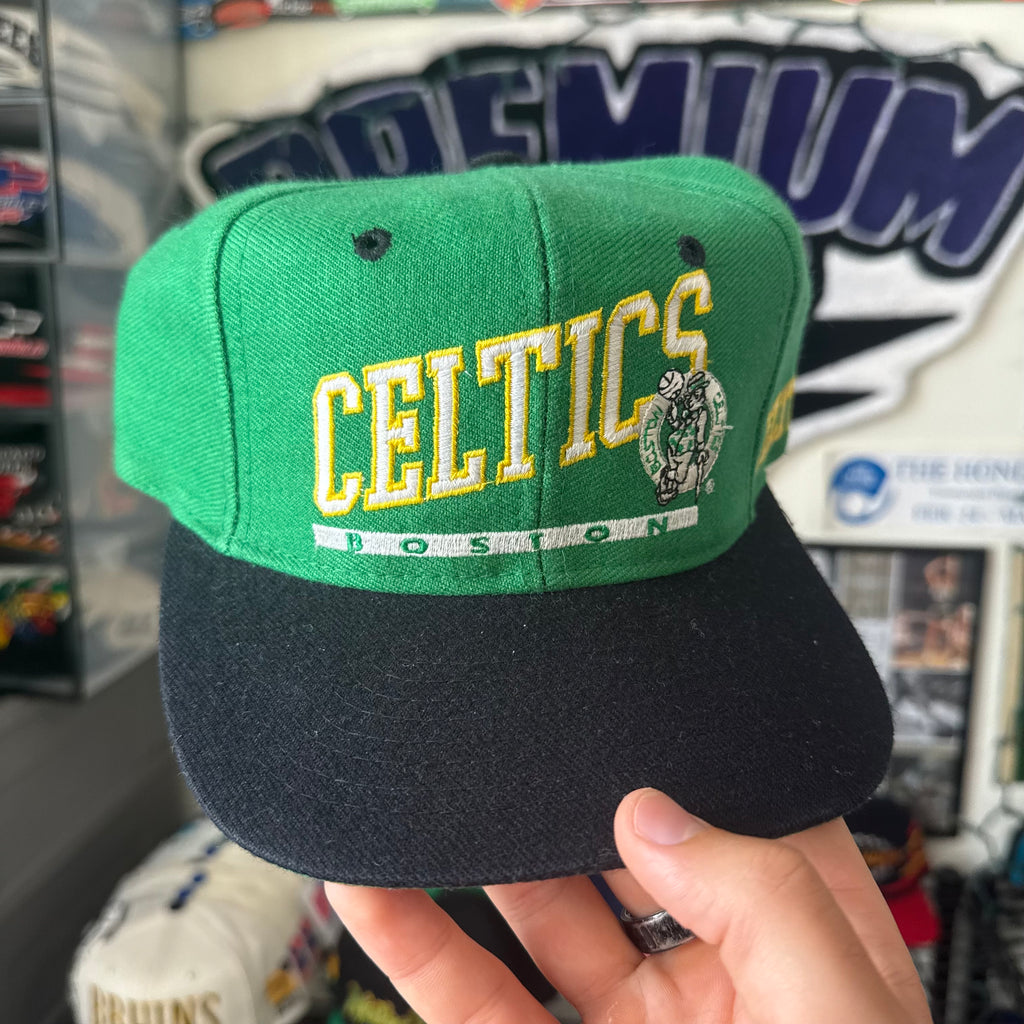 Boston Celtics Signatures Slanted Spell Out NBA Basketball Snapback *flaw